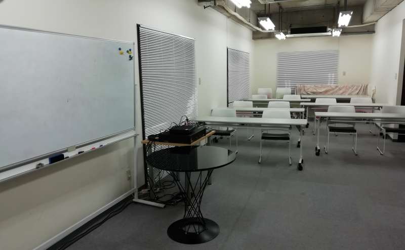 打合せ・会議やセミナーご利用の際のテーブル・椅子は24名までご利用可能です。