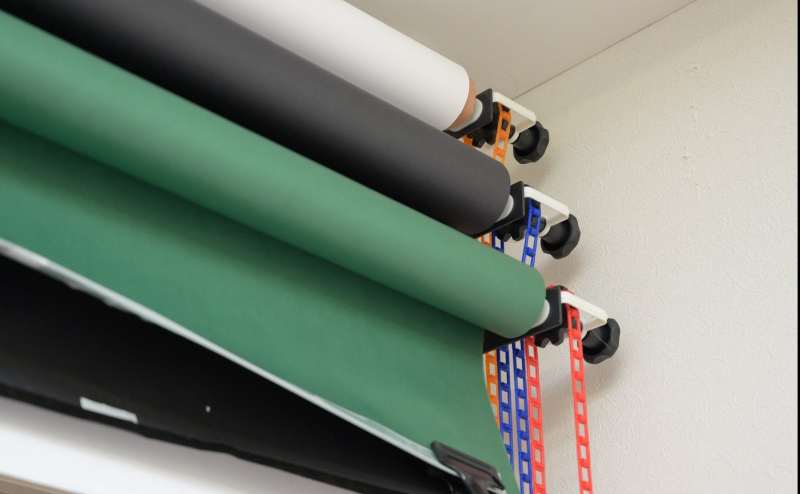 背景は白、黒、グリーンと三色より選ぶことができます