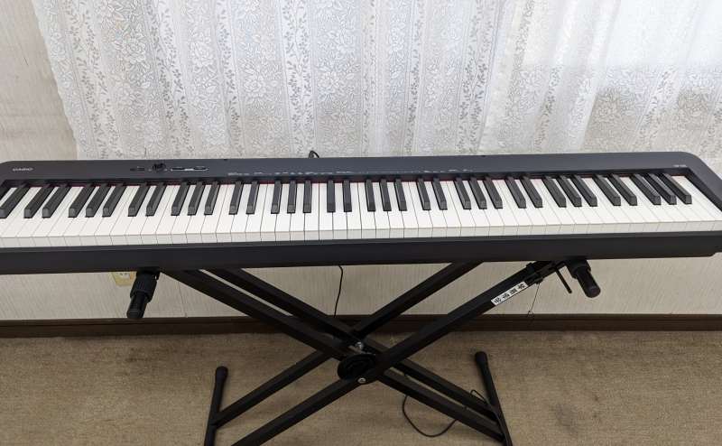 カシオ製　88鍵　 ハンマーアクション付き鍵盤搭載のデジタルピアノ