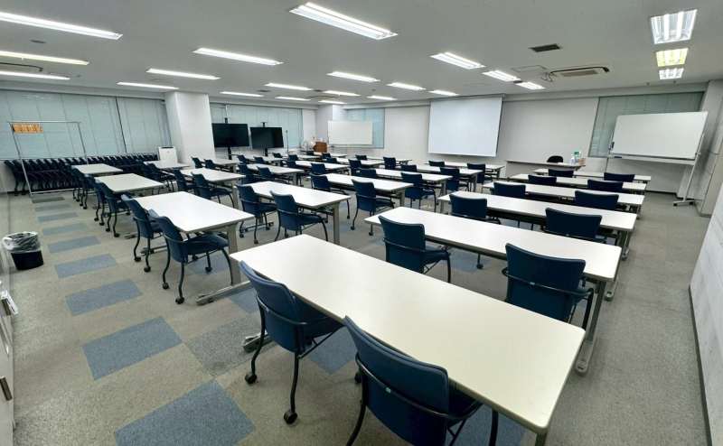 【ホワイトボード、演台、OAタップ、Wi-Fiは無料でご利用可能です！】