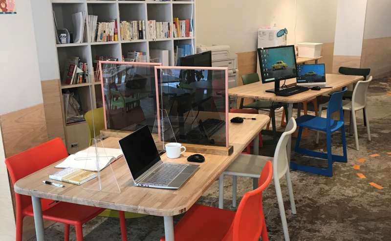 パーテーションもございます。