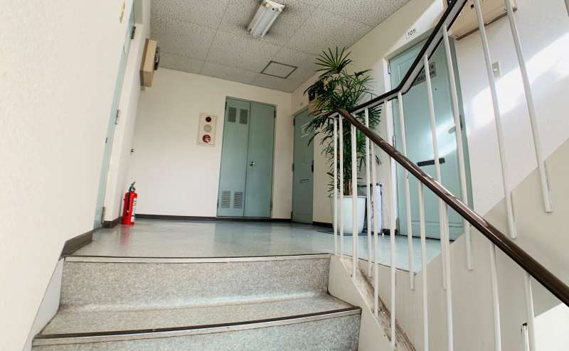 【お気軽会議室 金沢安江町 103号室】金沢駅徒歩８分、24時間・35名可の貸会議室、WiFi、プロジェクター＆100インチスクリーン、サテライトオフィス・教室・ボードゲーム等に使えるレンタルスペースのアクセス4