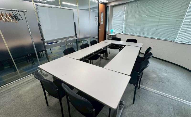 【ロの字形式で10名着席可能です！】