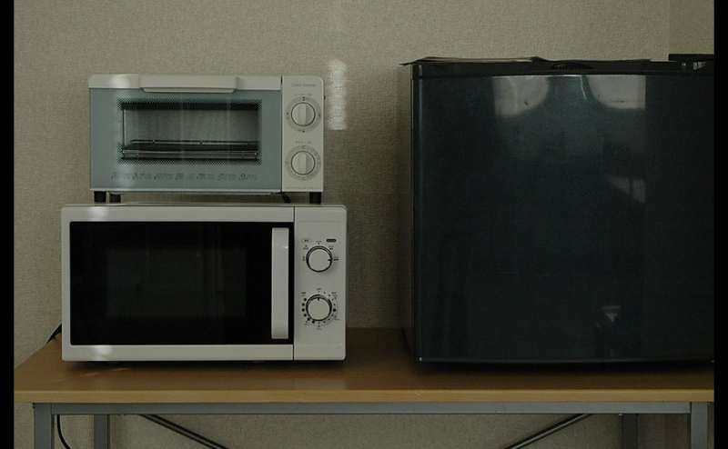 冷蔵庫、オーブントースター、電子レンジ、コーヒーメーカーなどの設備も充実