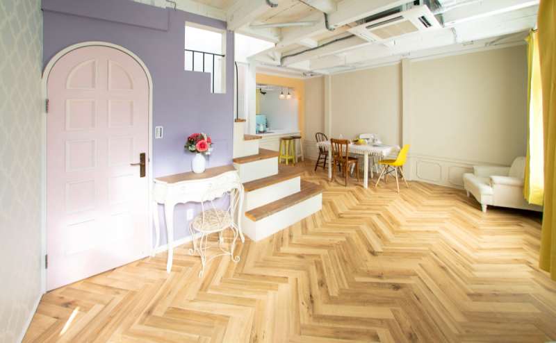 広いキッチン　ガスコンロ　オーブン