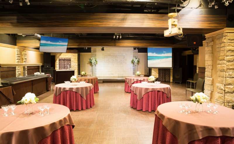 半立食レイアウト