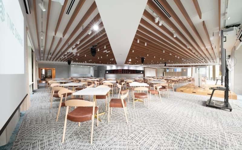 【メインフロア】