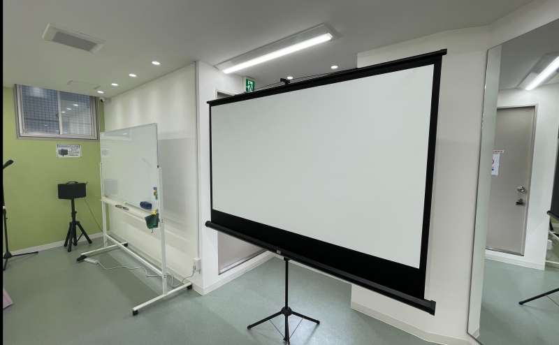 プロジェクタースクリーン無料完備