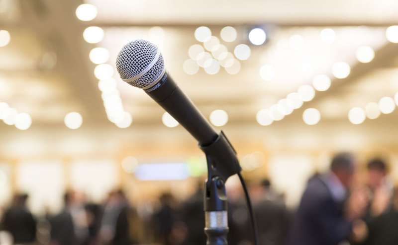 【プロジェクター、音響、マイク完備】