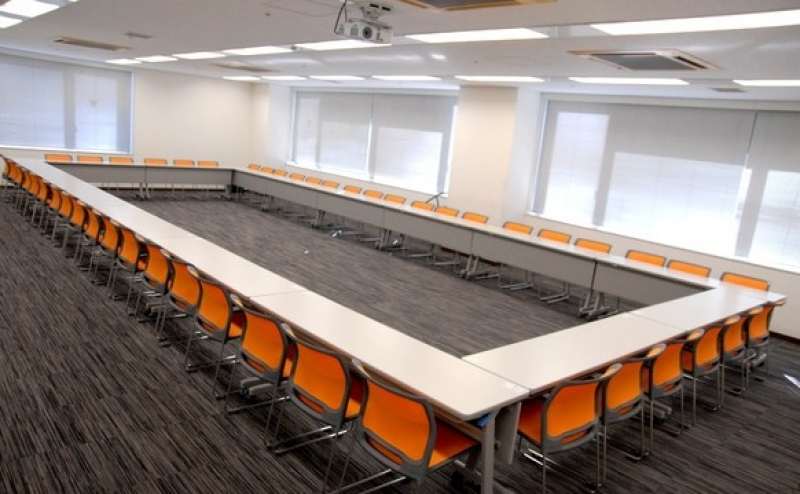 ロの字型は会議、ミーティング向けです