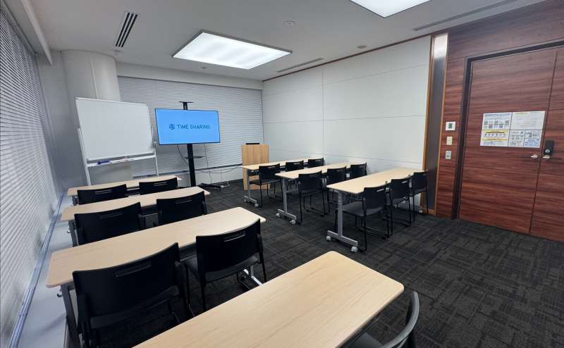 【-ブラインドを下げた場合-】