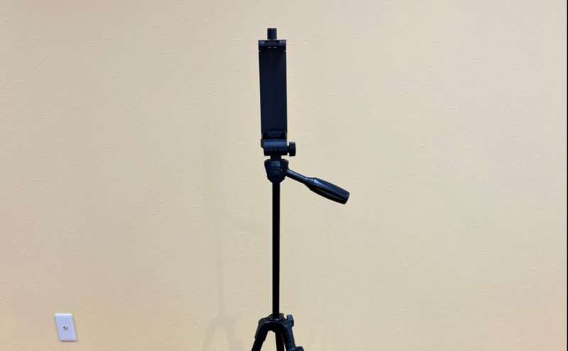 無料貸し出しスマホ・タブレット・一眼レフ三脚