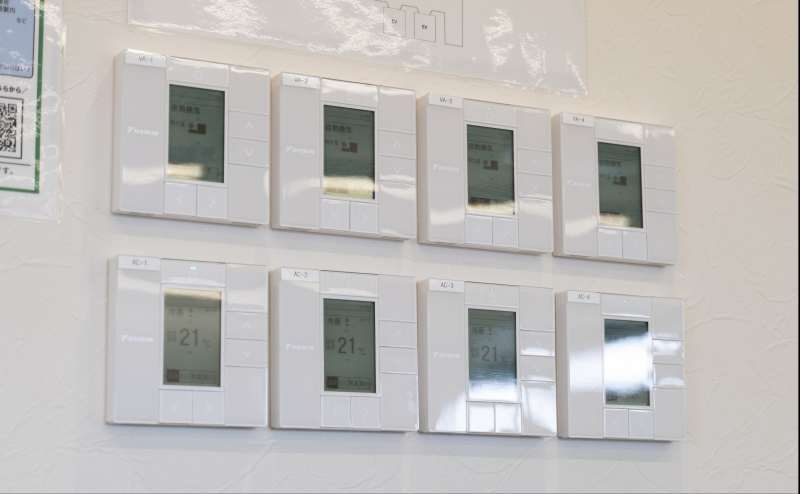 【空調は室内に全部で8つあるので、細かく室温調整が可能です】 - TIME SHARING 新宿御苑前 壱丁目参番館8Aの写真