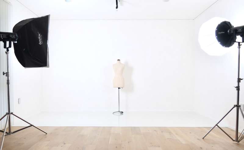 メインホール。白ホリ撮影ができます。