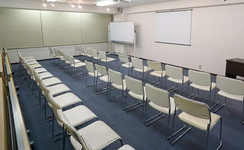 駅近の便利な立地です。講演会やセミナーなどにもご利用ください
