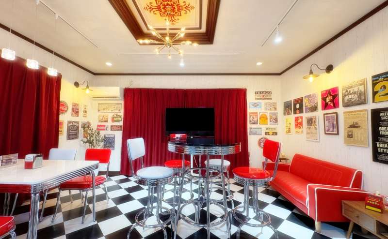 工場敷地内にあるお洒落なレンタルスペースです。