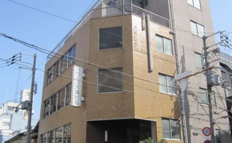 大阪天満駅から徒歩3分の駅近。地下鉄ですと南森町駅から徒歩6分です