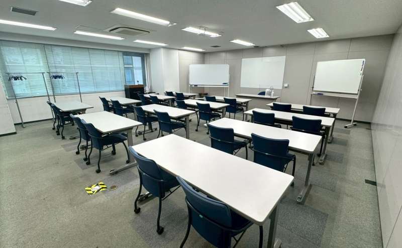 【ホワイトボード、演台、OAタップ、Wi-Fiは無料でご利用可能です！】