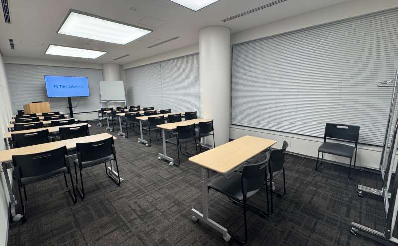 【-ブラインドを下げた場合-】