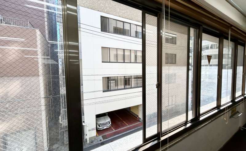 【窓を開けて換気可能です】 - TIME SHARING 銀座 GFビル3Fの写真