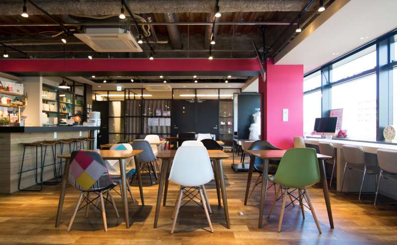 ニューヨークスタイルのコワーキングスペースに併設