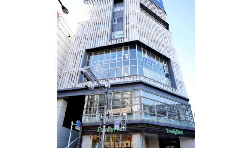 6階小会議室A   大きな窓が人気の会議室です