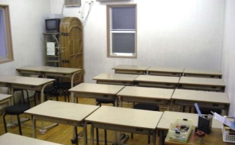 レンタルスペース 【尼崎市/阪神杭瀬駅徒歩6分】駅近 格安 レンタル教室 学習塾 パソコン教室 珠算 習字 その他カルチャースクールにぴったり 無料駐車場3台 最大15名/杭瀬ダンススクール