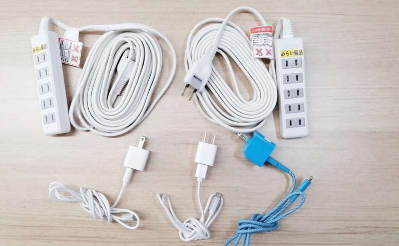 5口電源タップ。延長5m×2本。スマホ充電ケーブル(iPhone用 USB TYP-C Micro USB)