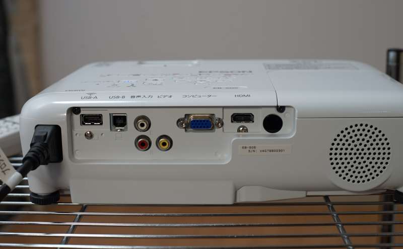 ＨＤＭＩ端子、コンピュータ映像端子等付いてます。