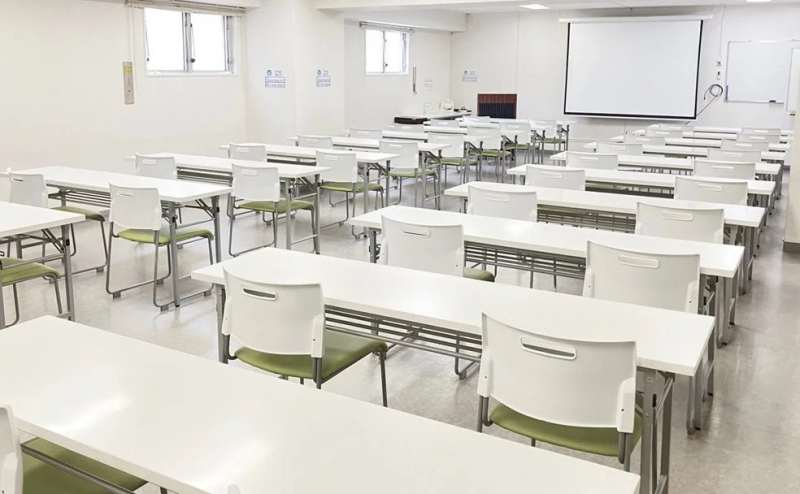 大人数の収容が可能となりますので、プレゼンテーションや研修会、大人数の会議、又は、セミナー等に最適です。