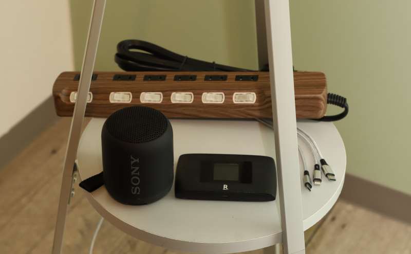 WIFI、Bluetoothスピーカー、延長コードです。