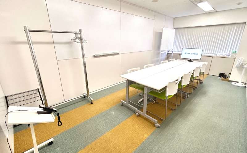 【会議室内の備品は無料でご利用いただけます】