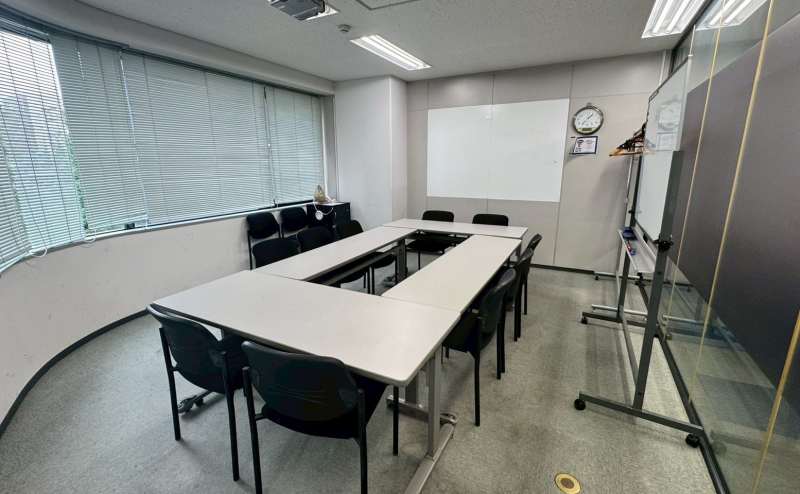 【水道橋駅から徒歩6分！好立地な会議室です！】