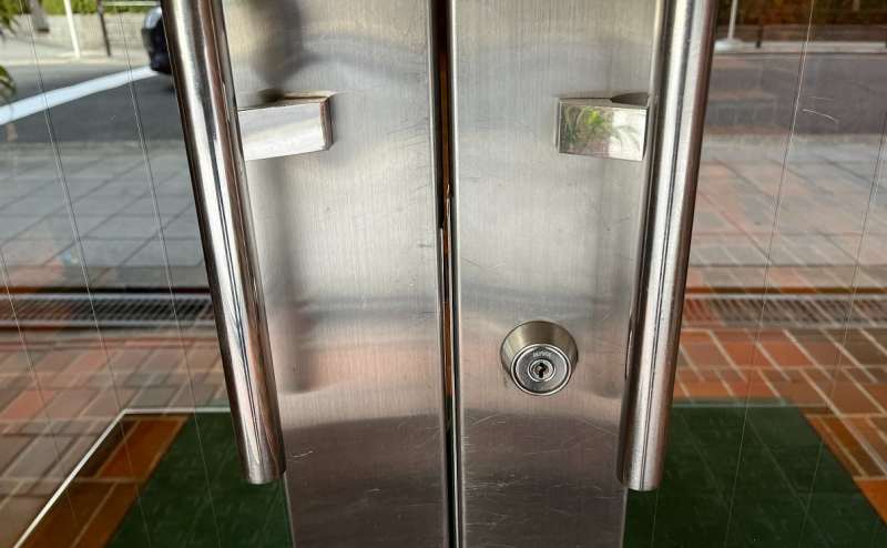 エントランスの鍵穴はコチラです。