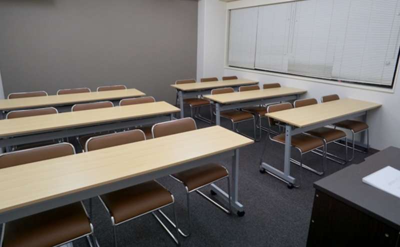 シンプルなお部屋で少人数のセミナーや講演会はいかがでしょうか