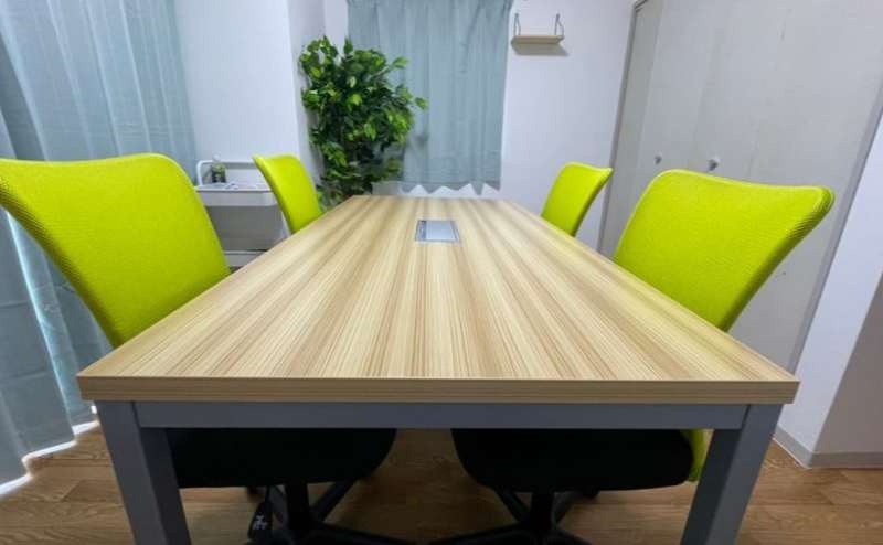 会議、打ち合わせ、交流会、ボードゲームなど幅広い用途にご利用いただけます。