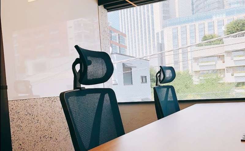 レンタルスペース 《六本木ヒルズ徒歩1分》2名個室オフィス◆コワーキングスペース◆Wi-fi・電源・ホワイトボード・完全個室・テレワークに