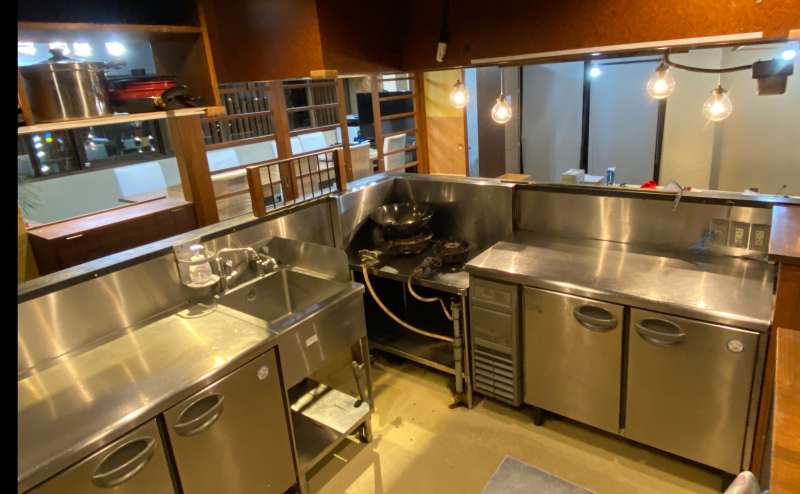 もともと居酒屋だったキッチンをそのまま使えます