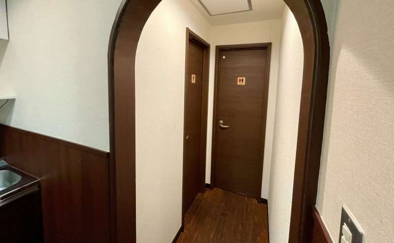 【※8階には男女共用トイレと男性用トイレのみなので、女性トイレをご希望の方は7階のお手洗いをご利用ください】 - TIME SHARING 四谷8Cの写真