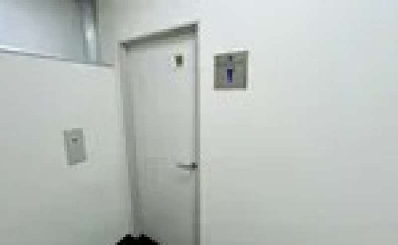 【男性お手洗い入口】