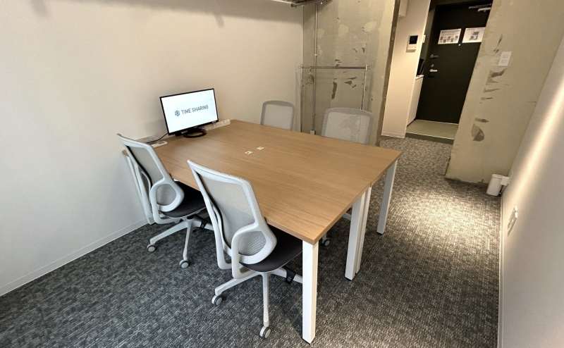 【代々木駅 5分！便利な駅近♡】無料Wi-Fi♪会議やテレワーク利用に最適な完全個室☆代々木 ＆PLACE 101