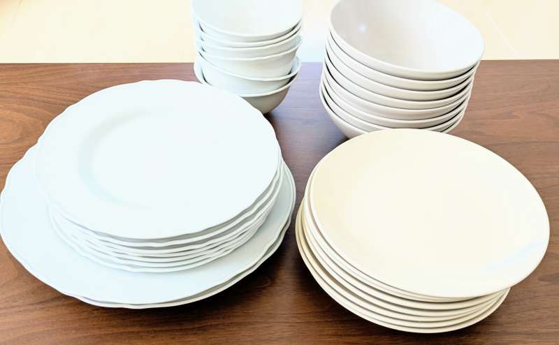 こちらの食器をご用意しております。