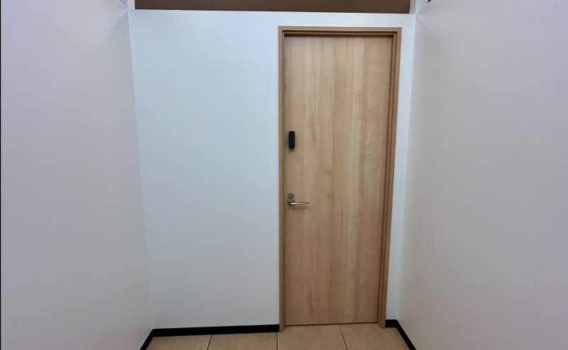 【共有扉に電子キーが設置されております。入室案内をご確認のうえ暗証番号をご入力ください。】 - TIME SHARING 銀座 旗ビル roomWの写真