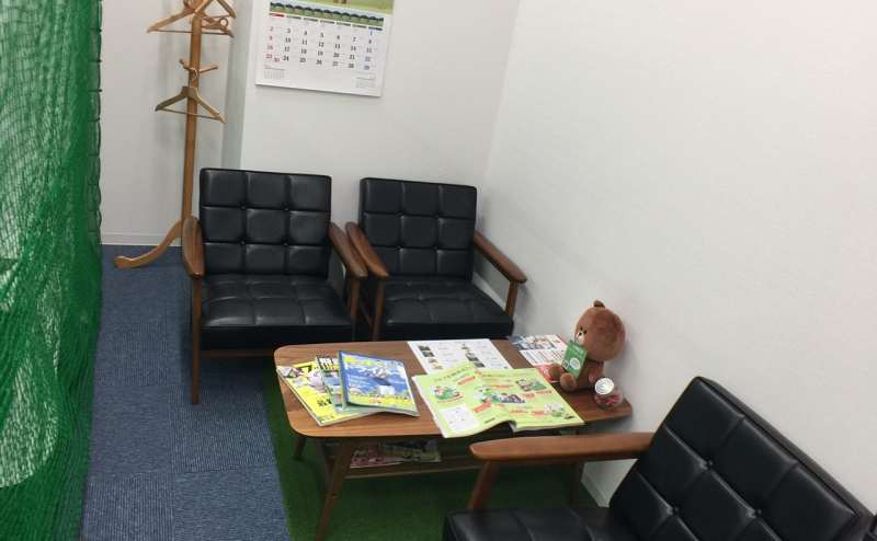 安全のため、１室への入室は最大４名とさせていただいております。ゴルフ以外の目的時は、最大８名まで入室可能です。