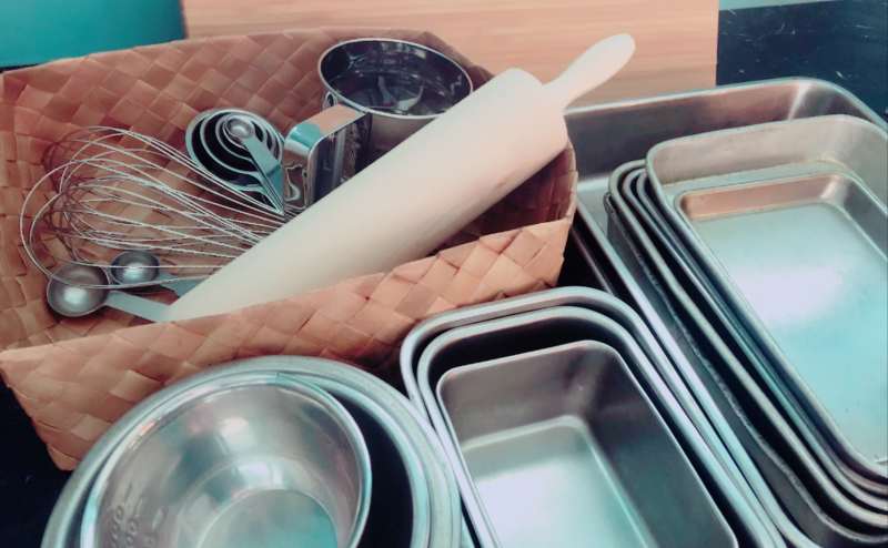 各種サイズのボール、バットなど多数常備。