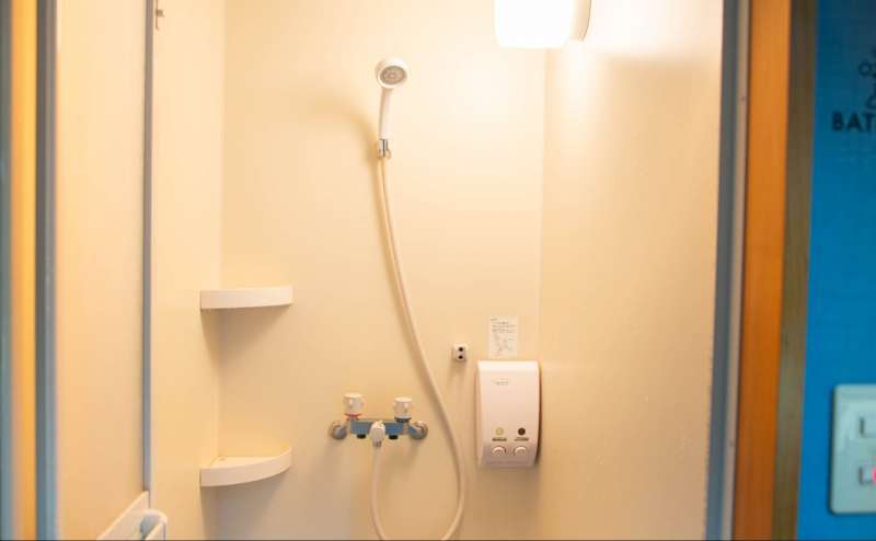 シャワーブース　（男女別）