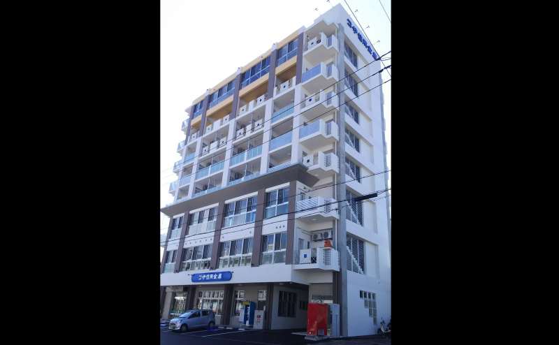 コザ信用金庫 開南支店の２階です。