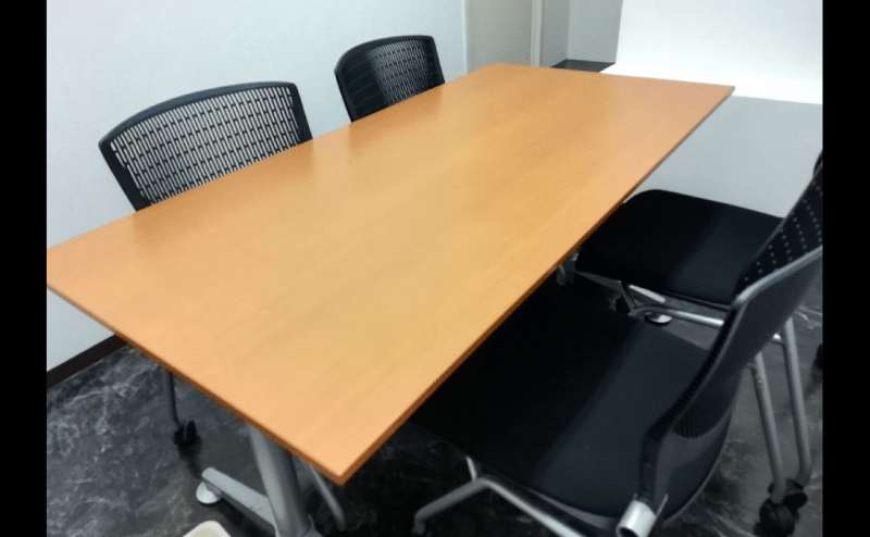Office TAKASAKI BASE　第４会議室（１~４名様）高崎　高崎駅　駅ナカ　徒歩１分