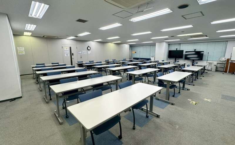 【水道橋駅から徒歩6分！好立地な会議室です！】