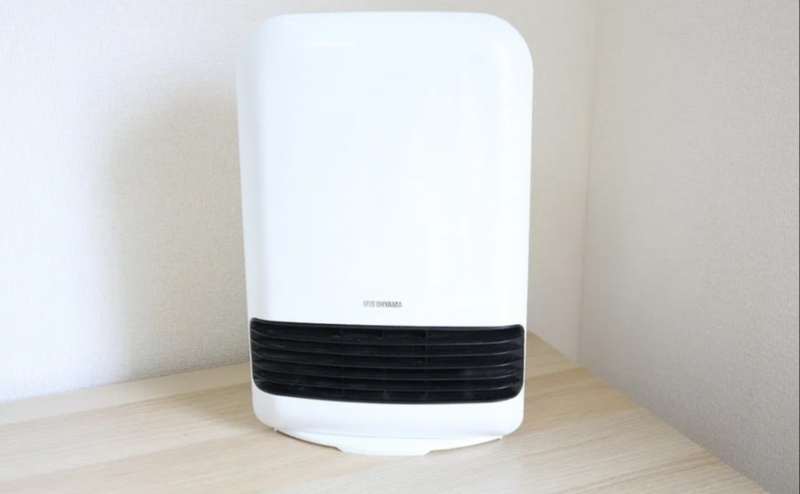 冬用にセラミックヒーターもあります。